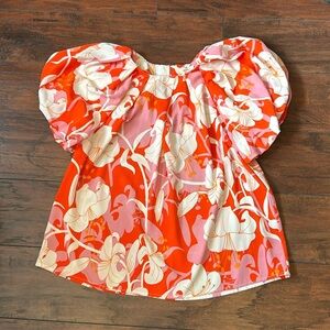 Entro puff sleeve top small NWT